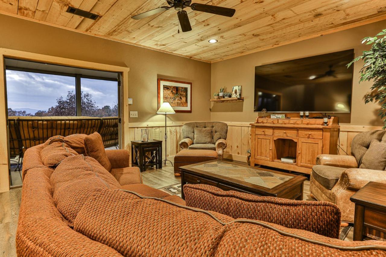 Eagles Crest - Long Range Layered Mountain Views In Peaceful Neighborhood! Villa Mineral Bluff Bagian luar foto